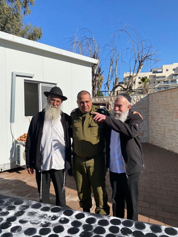 בית חבד במחנה בר-לב 10