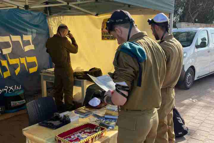 בית חב"ד במחנה בר-לב